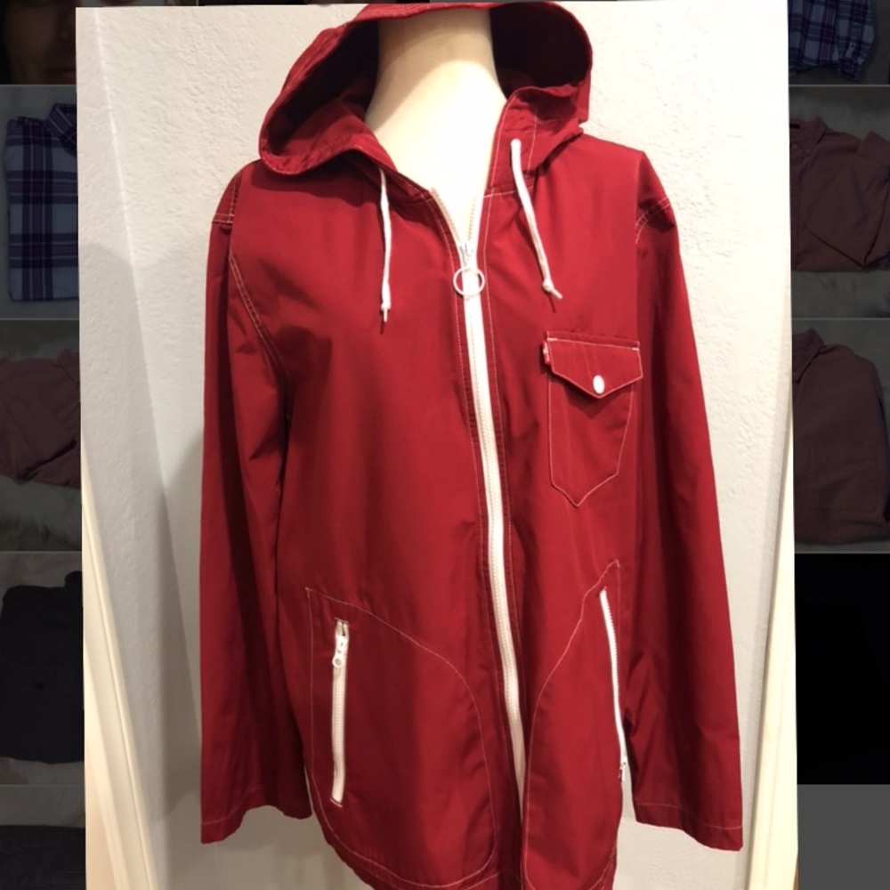 Levi’s men red windbreaker